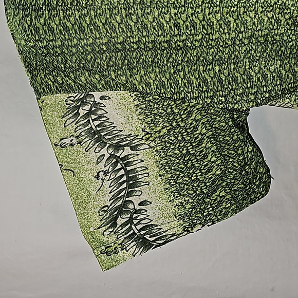 Shuangjie Ice Silk Top - Picture 5 of 10